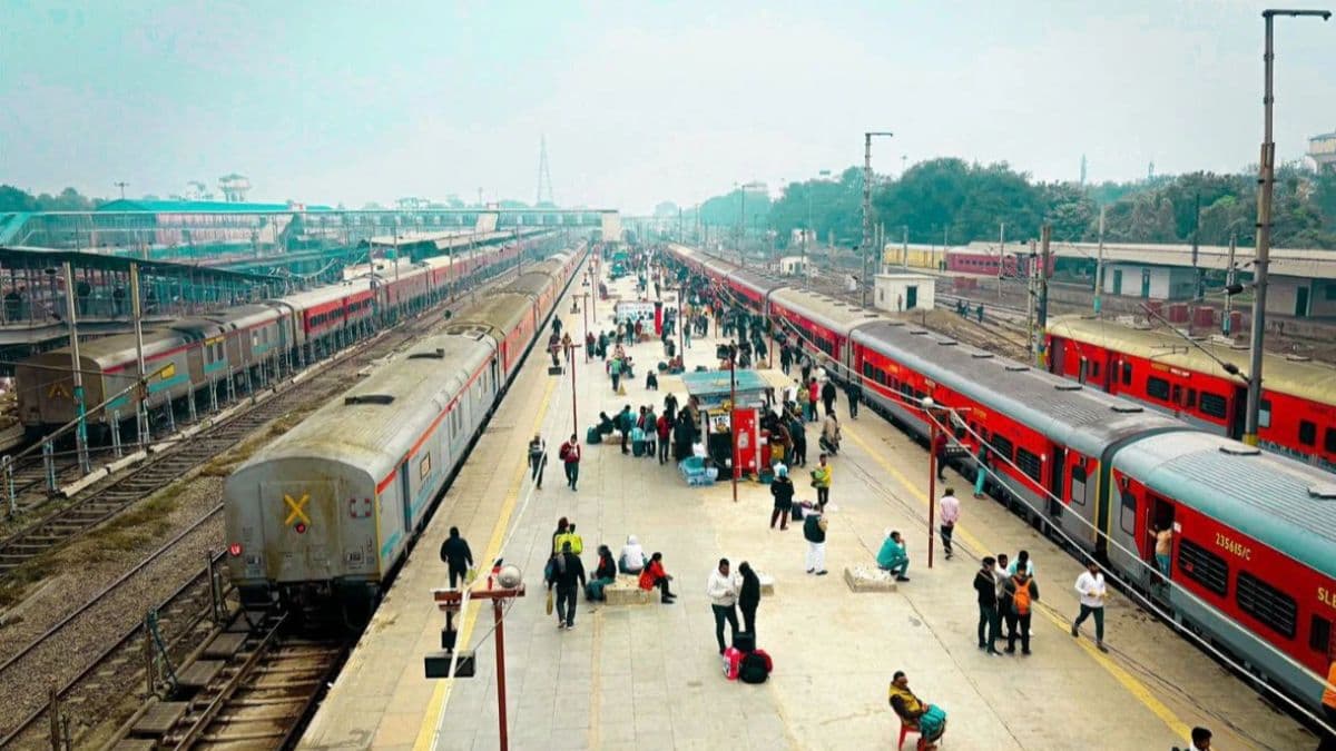 Tragic Family Dispute: Man kills niece and nephew, jumps before moving train in Jaipur