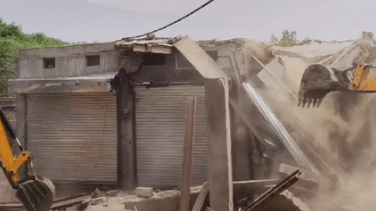 Bulldozers ran on the hideout of a cyber thug in Rajasthan