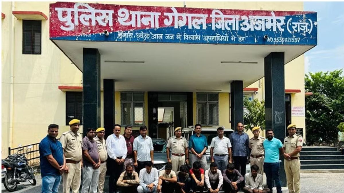 Seven members of inter-state burglary gang arrested along with jeweller