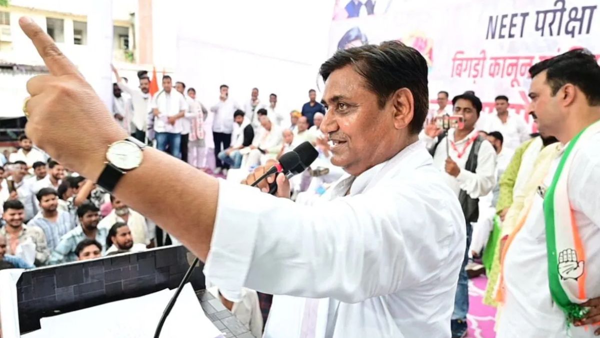 Congress President Govind Singh Dotasara threatens Kota Range IG during NEET-UG paper leak protest